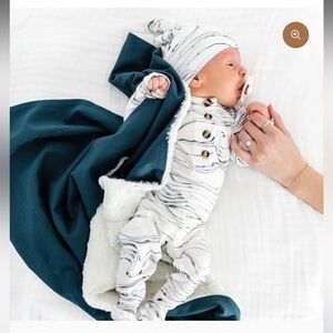 Lou Lou & Company August top and bottom & hat